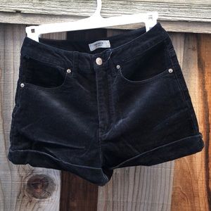 Forever 21 Corduroy High Rise shorts🌹